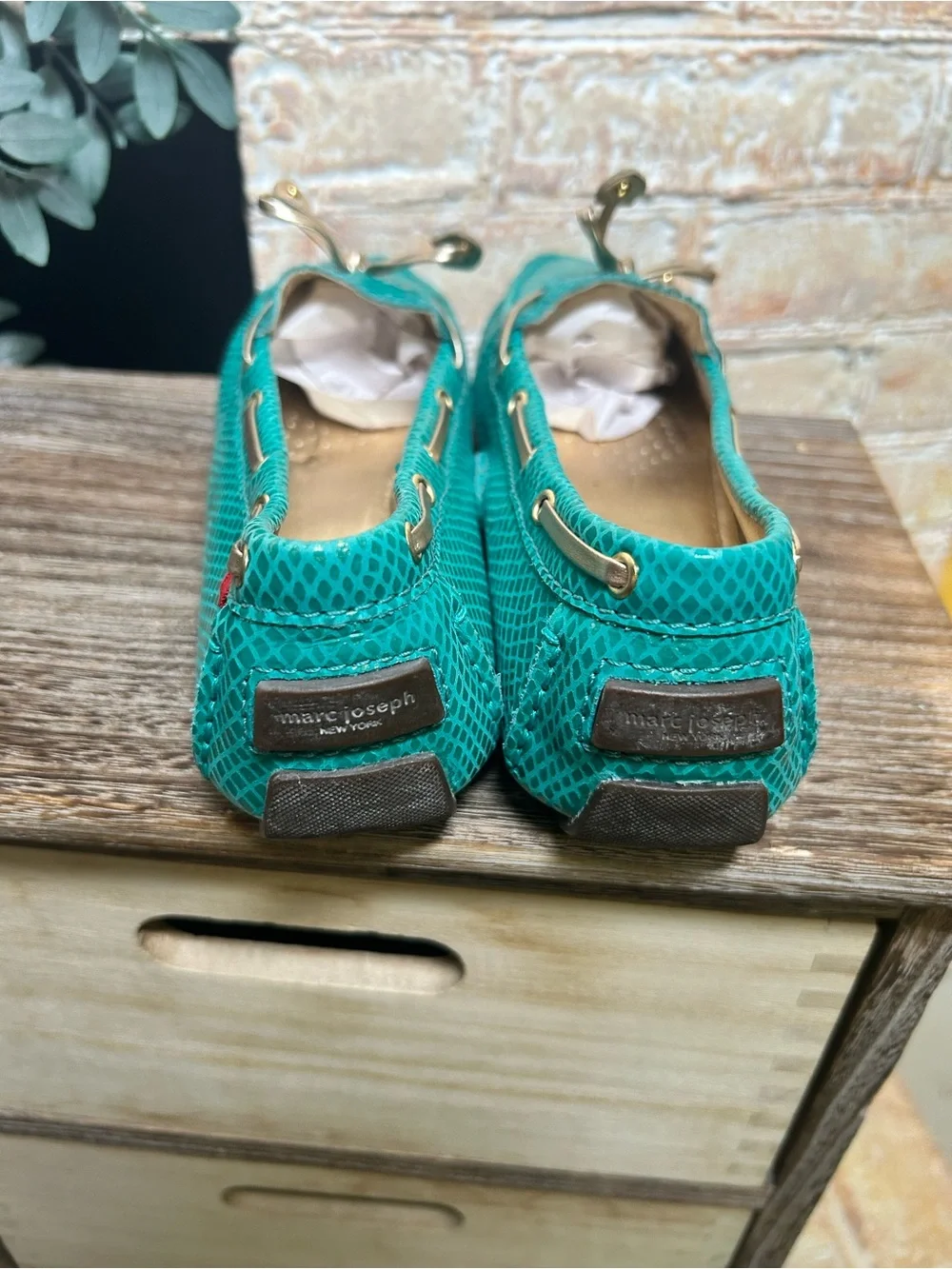 Marc Joseph New York Turquoise Snakeskin Driving Loafers Gold Bow Size 10